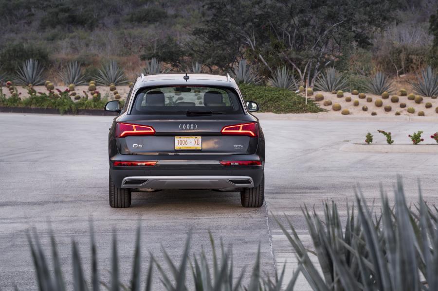  Audi Q5 TFSI Quattro 2016 года  (WW) (фото 19 из 30)